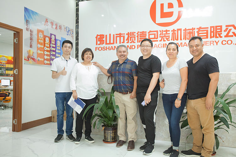 用業(yè)績(jī)彰顯攬德品牌 用團(tuán)建凝聚公司力量