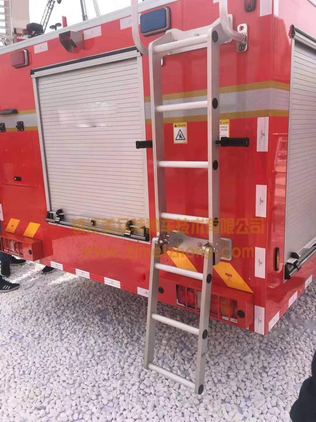 �p��������