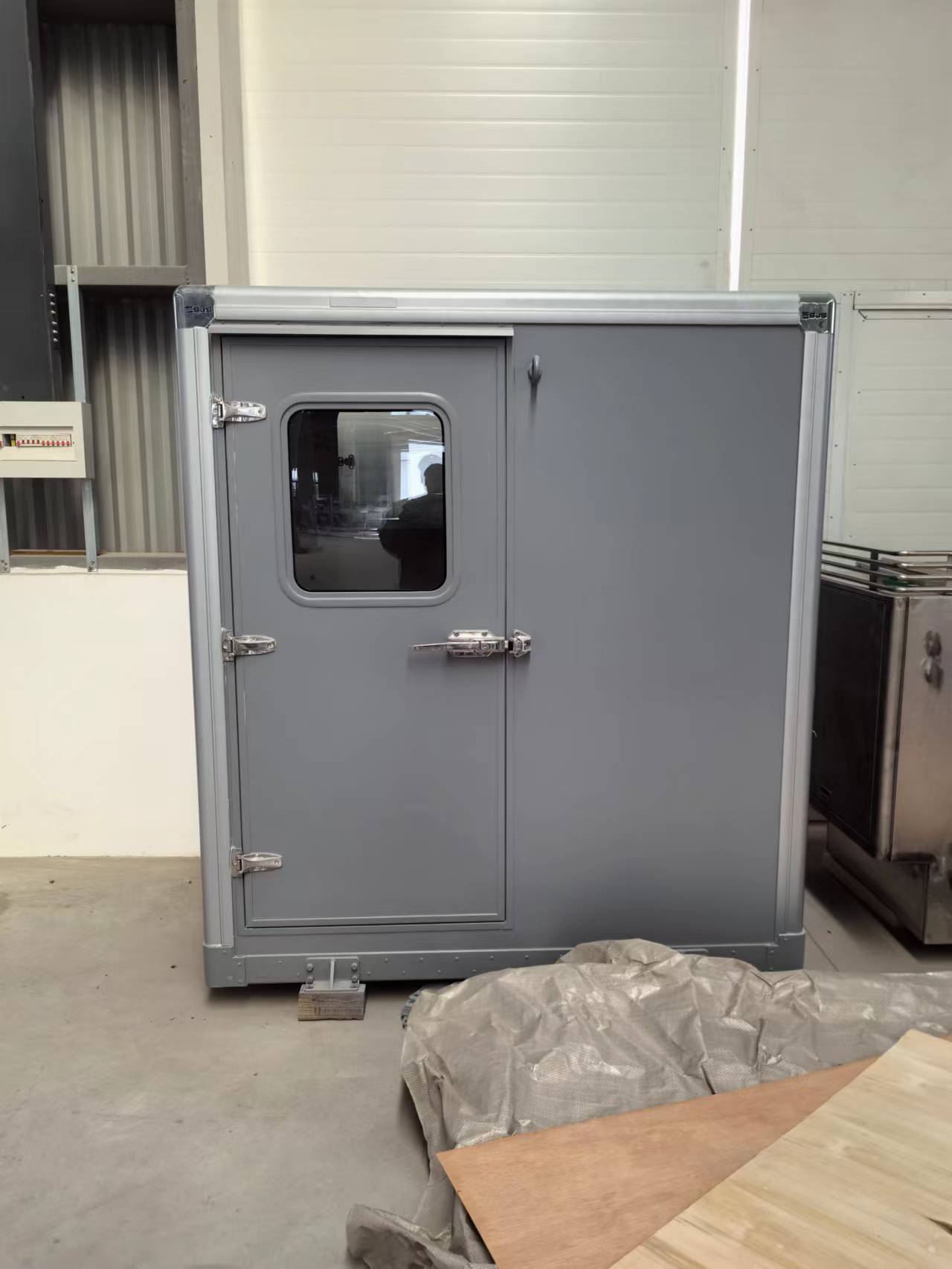 �a(ch��n)Ʒ�б�